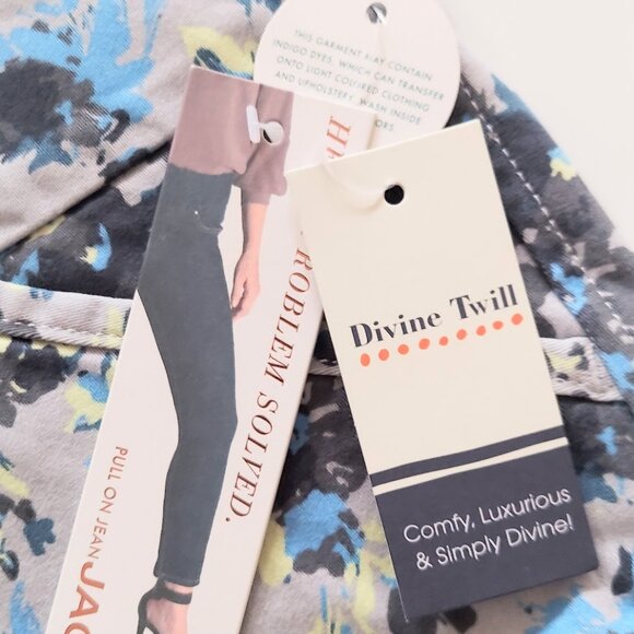 Jag Jeans Womens Size 6 Classic Fit Pull On Bermuda Shorts Blue Floral NWT - Picture 10 of 11